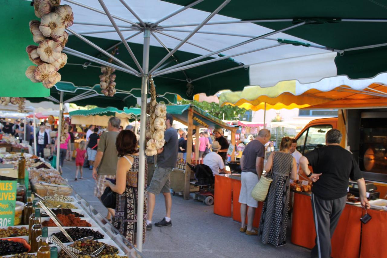 Marché artisanal, produits bios et du terroir Cévenole