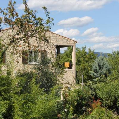 Gîte vu du GR700 (Chemin de randonnée)